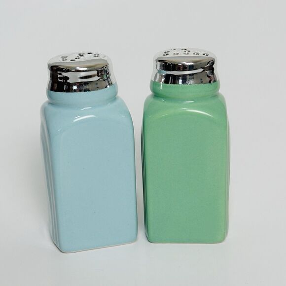 50s Retro Stoneware Salt Pepper Shakers Set MCM Farmhouse Cottage Mint Green - Picture 3 of 5